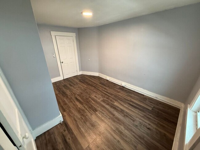 Photo - Third floor, 2 bed/1 bath, West Manchester $1700 Unidad 204-3 Douglas