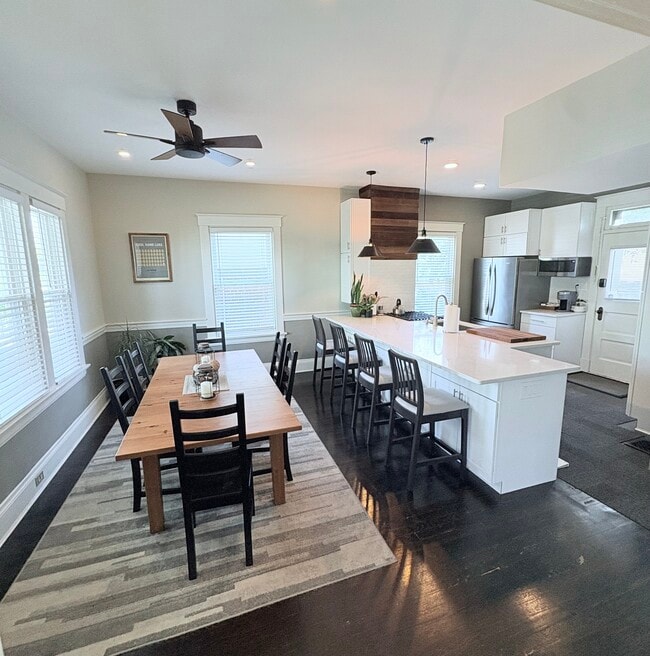 Photo - 2733 Willard Ave