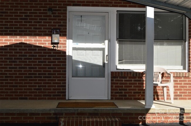 Photo - 309 Vance St