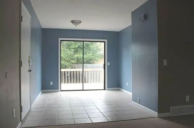 Photo - 721 Circle Dr