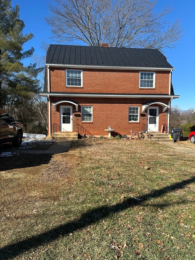 Building Photo - 1303 Longwood Ave Unit 1303