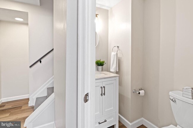 Photo - 689 Clearview Ave