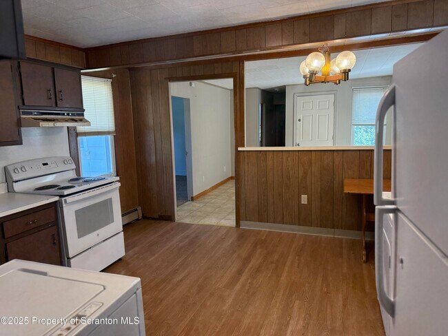 Photo - 205 2nd St