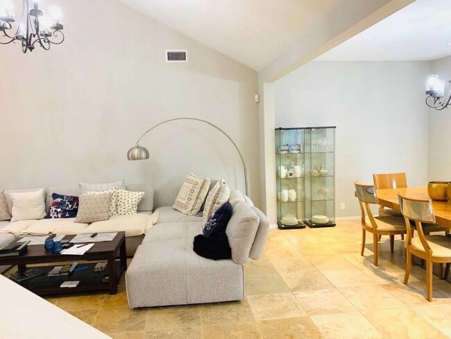 Photo - 5739 Henniker Dr