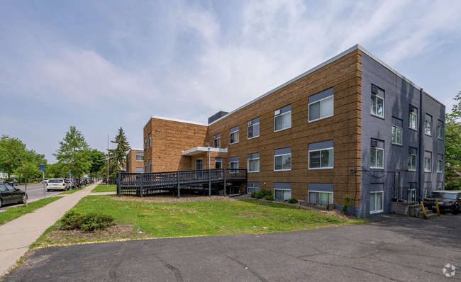 Building Photo - Modern Apartments in the Heart of South Mi... Unit 207