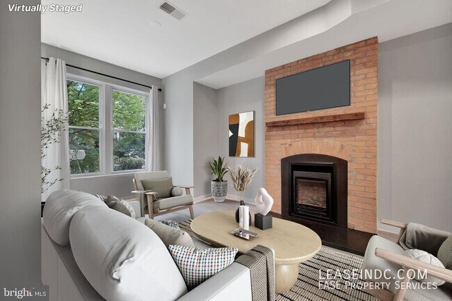 Photo - 1241 I St NE