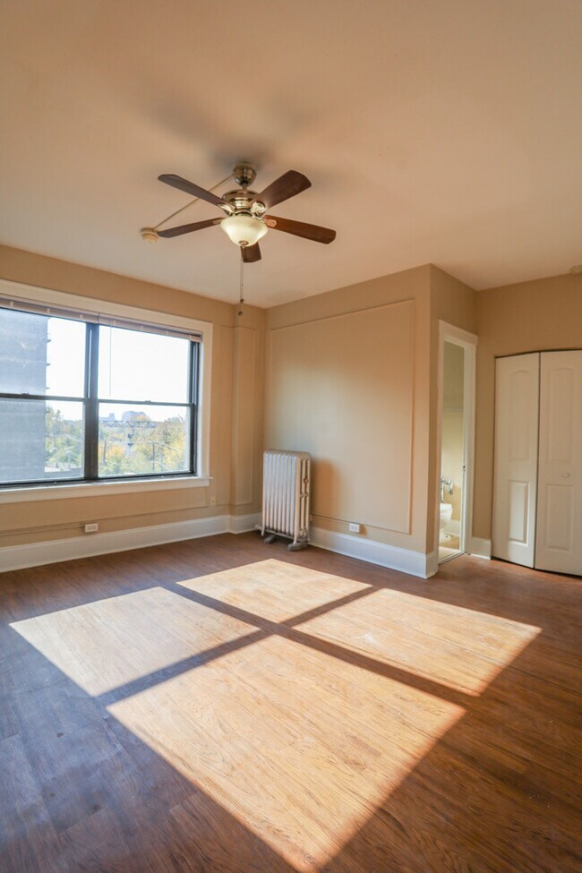 Photo - 5326 S Cornell Ave Unit 505