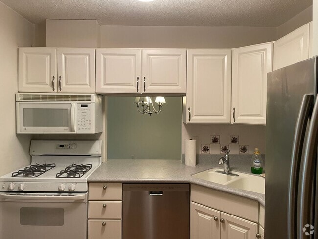 Building Photo - Updated Condo with Modern Comfort & Resort...