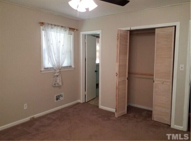 Photo - 604 Maple Ln