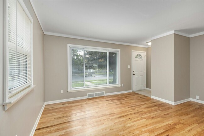 1319 Amelia St