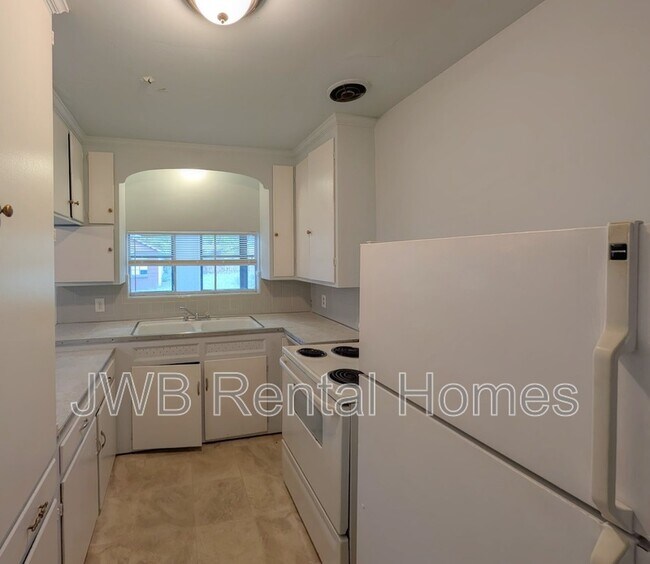 Photo - 1242 11th St E Casa