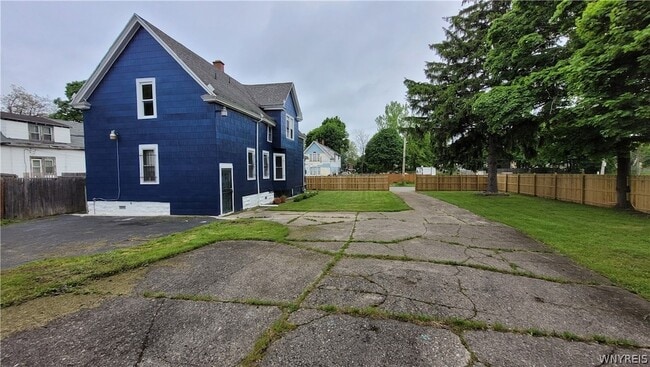 Photo - 325 Box Ave (Lower) Avenue Unit