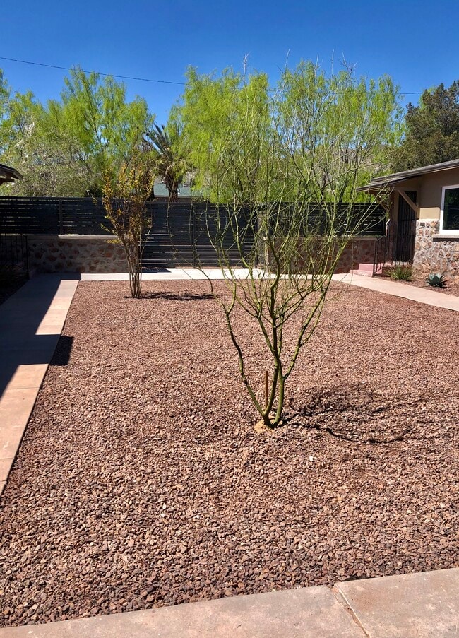 Photo - 310 E Baltimore Dr Unit #1