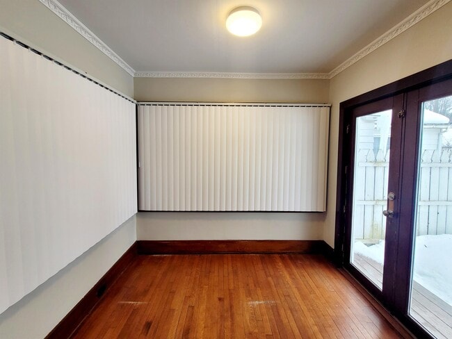 Photo - 255 Alger St SE