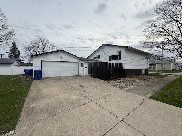 Photo - 6421 Terre Dr