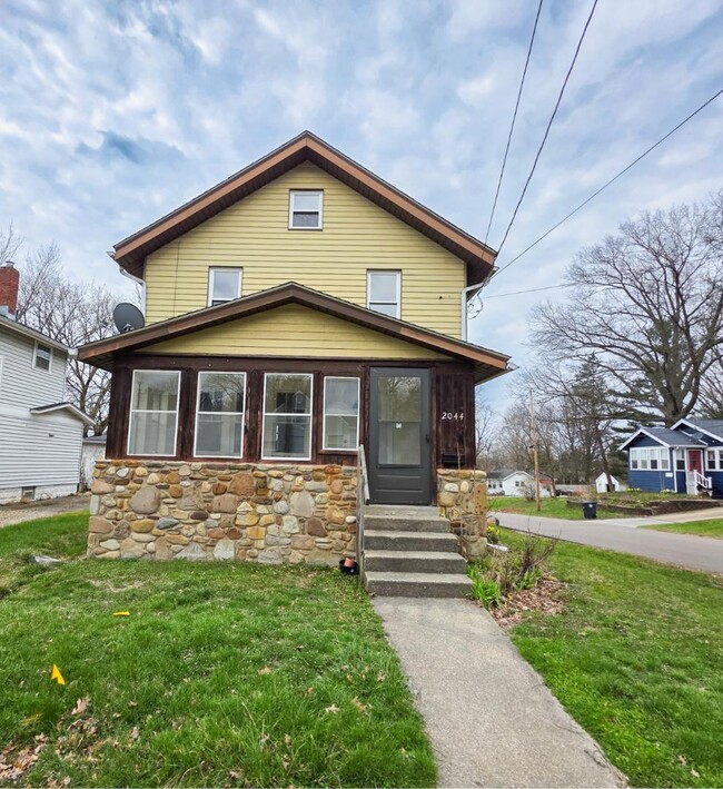 Photo - 2044 18th St SW