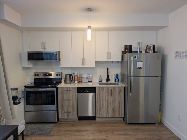 Photo - Modern 2 Bedroom Apartment off Beechwood Unité 002