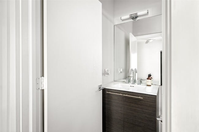 Photo - 2202 Whitney St