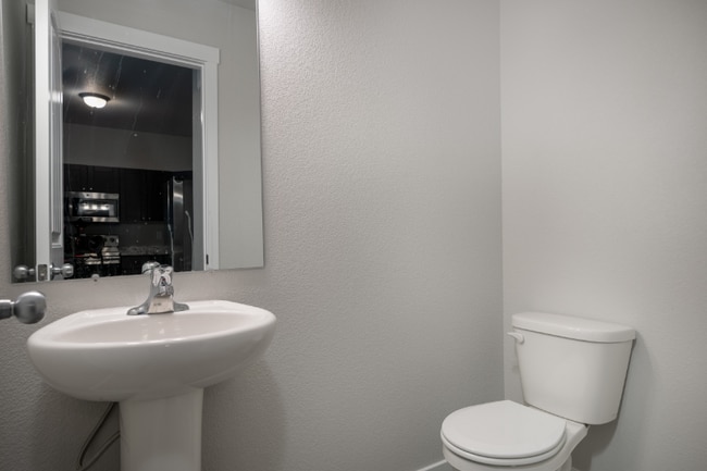 Photo - 4683 Wharf Point