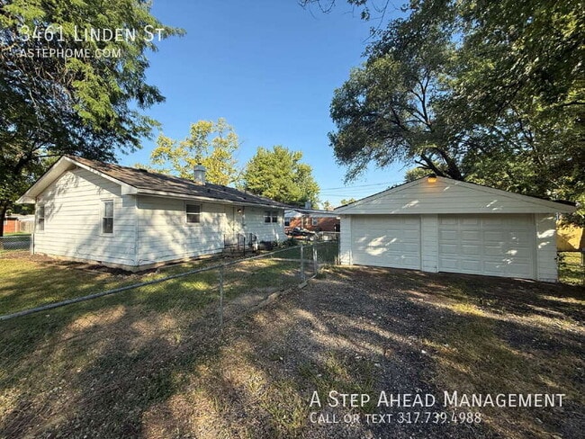 Photo - 3461 Linden St