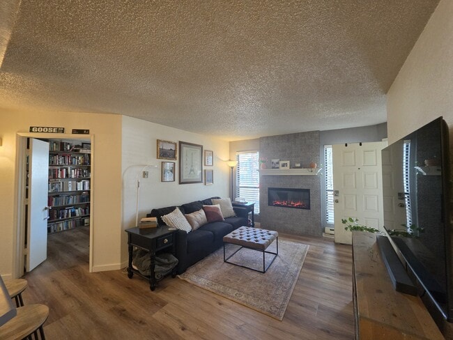 Photo - 2700 S White Mountain Rd