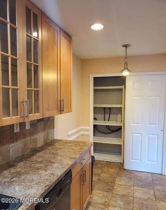 82 Amberly Dr