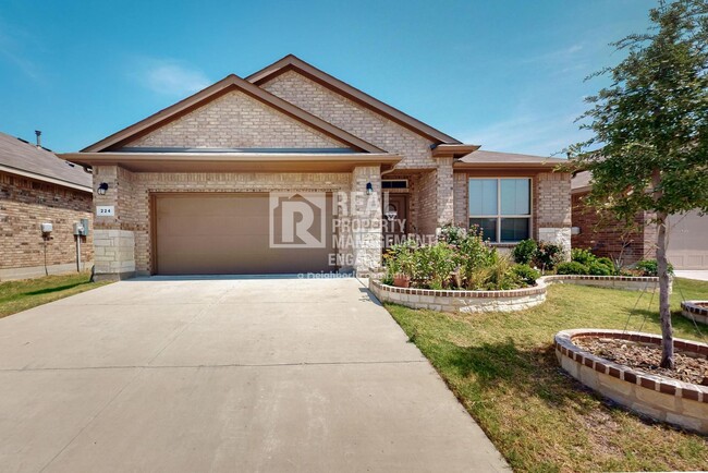 Gorgeous 3 Bedroom Home with Appliances Av... - Gorgeous 3 Bedroom Home with Appliances Av...