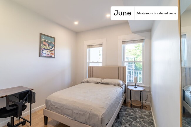 Building Photo - Room in Shared 3 bed/2 bath home