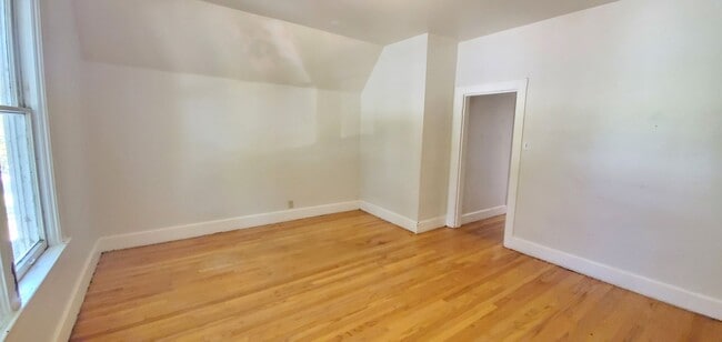 Building Photo - 218 N Oakland Ave Unit Apt. A