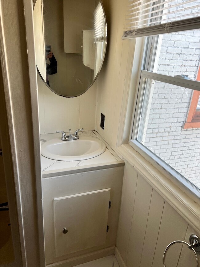 Photo - 1128 Pickett St