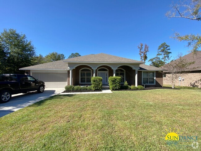 Building Photo - 4 Bedroom 3 Full Bathroom Beautiful home i...