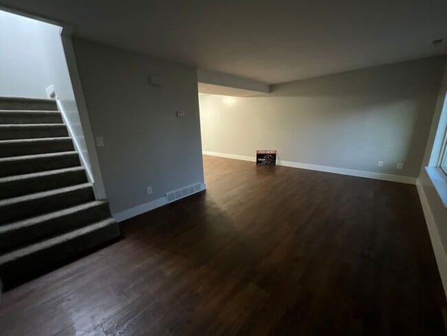 Photo - 3 bedroom 1.5 bathroom Duplex
