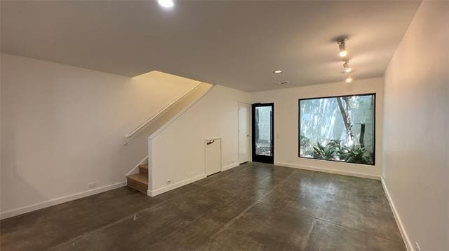 Building Photo - 4214 Buena Vista St Unit 8