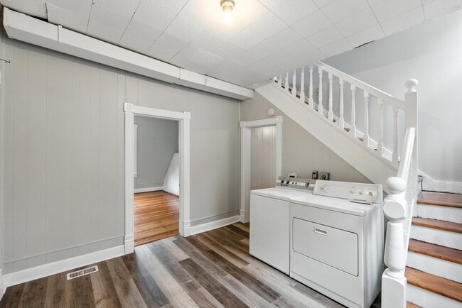 Photo - 5100 Berwyn Rd