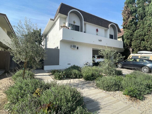 Photo - 1419 S. Bundy Dr