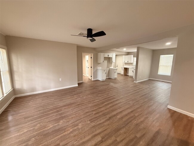 Photo - 6633 Burkett St.