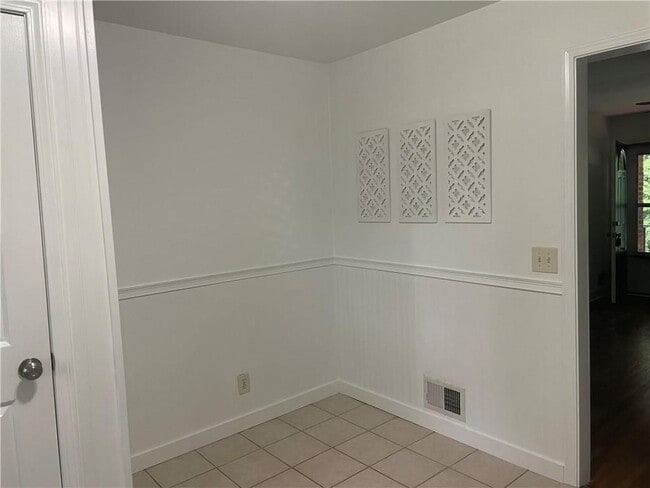Photo - 4260 S Lakeshore Dr Unidad Right