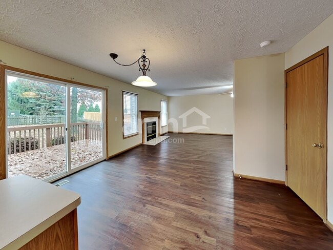 Photo - 1840 Pine Grove Pl