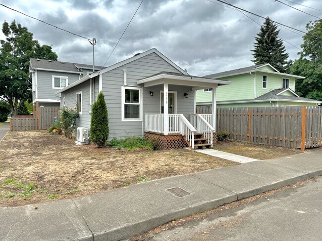 Photo - Brentwood-Darlington Fully Remodeled Bunga...