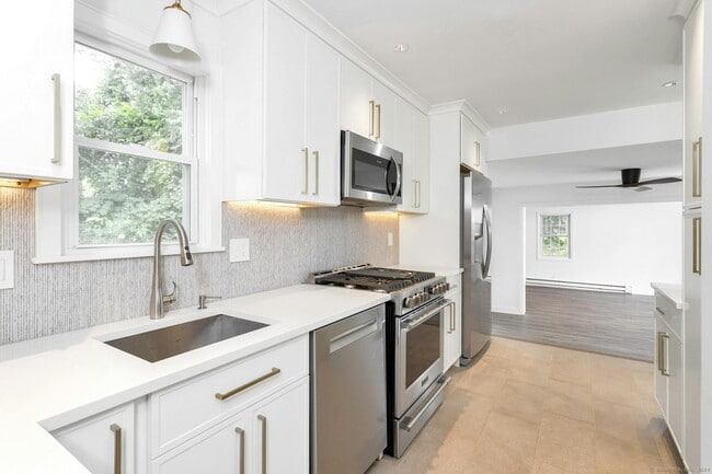 Photo - 124 Minturn Pl