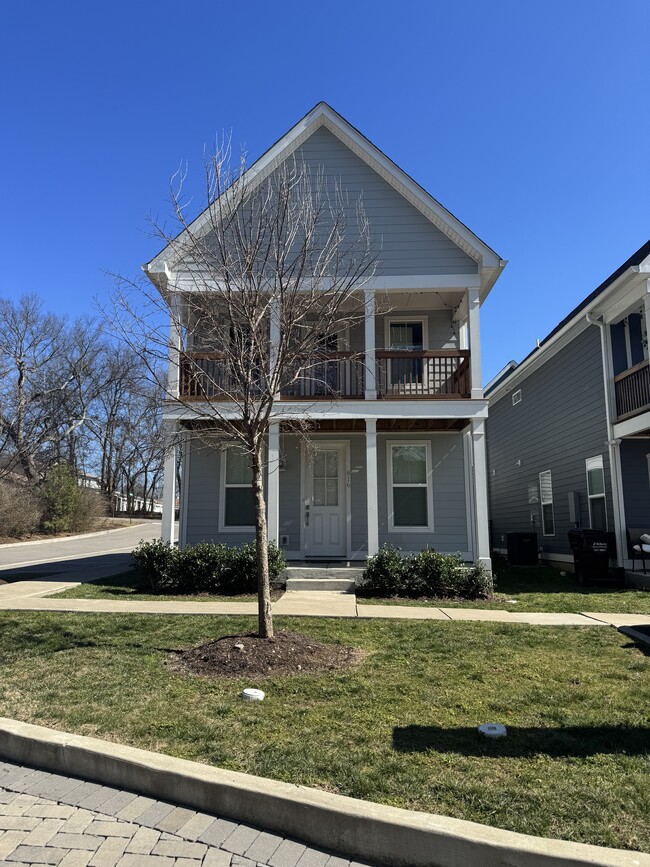 Photo - 816 Briar Cir