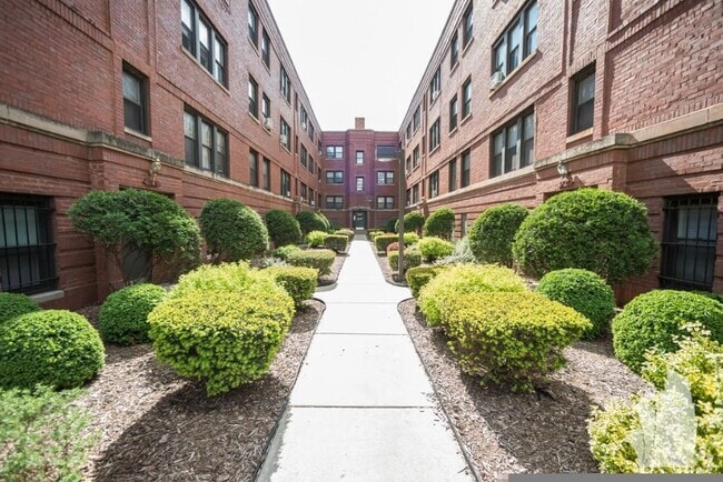 Building Photo - 5737 N Winthrop Ave Unit 48-002 Rental