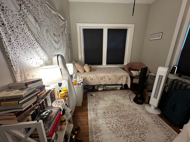 Building Photo - 38 Hemenway St Unit 4