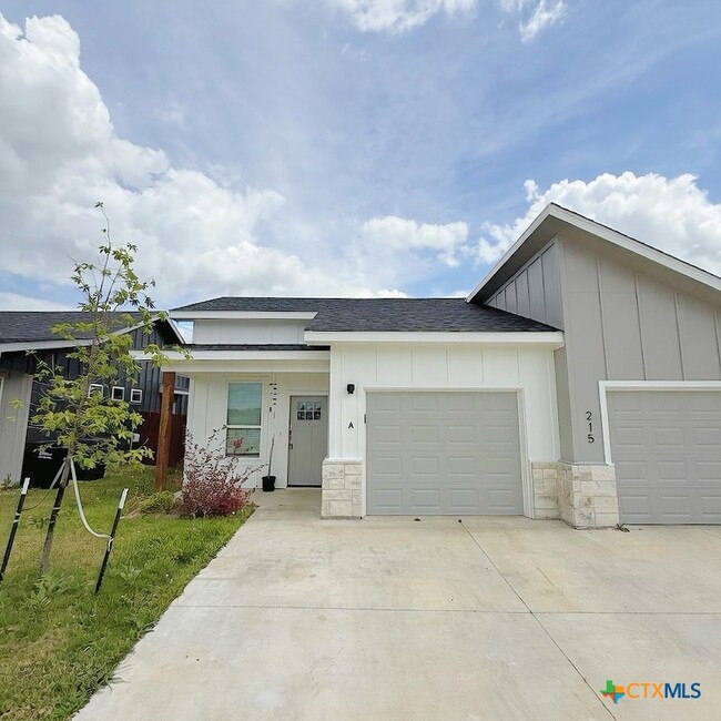 Building Photo - 215 A Riptide Dr