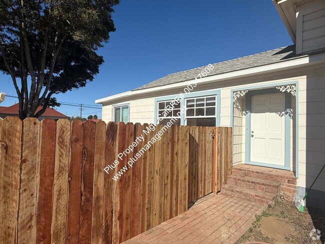 Building Photo - Completely Remodeled Cottage with Fenced Yard Rental