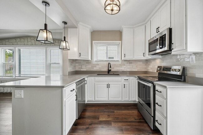 Photo - 272 N Willow Rd