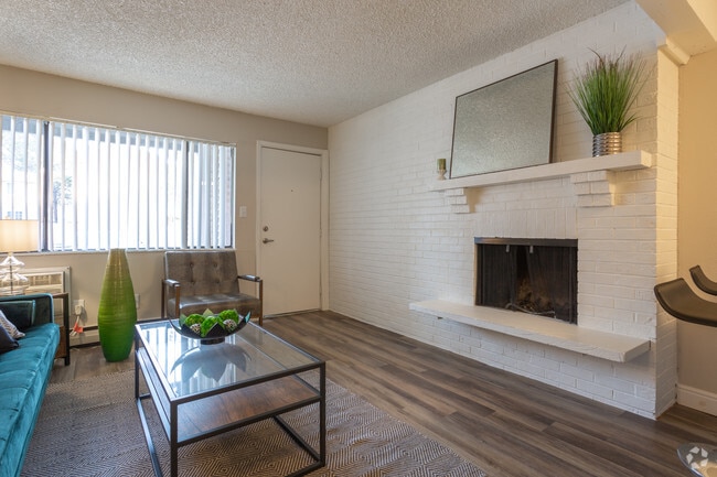 1BR, 1BA - 560 SF