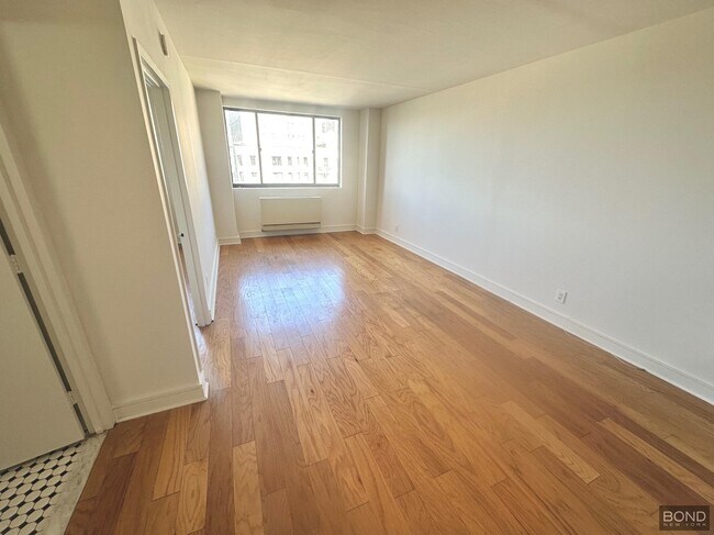 Building Photo - 323 W 96th St Unit 701 Rental