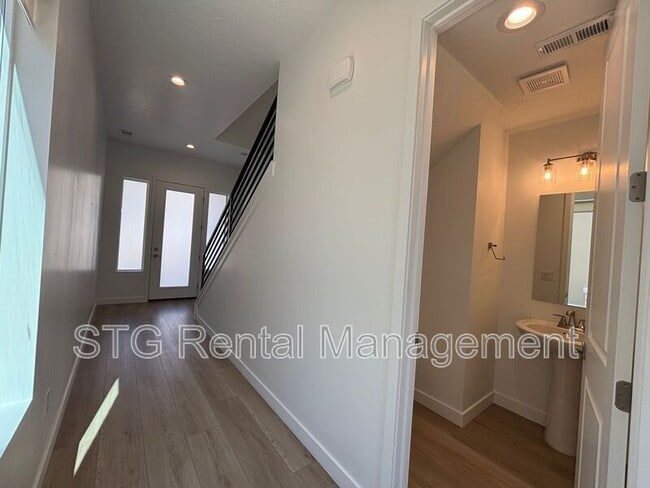 901 Walker Wy