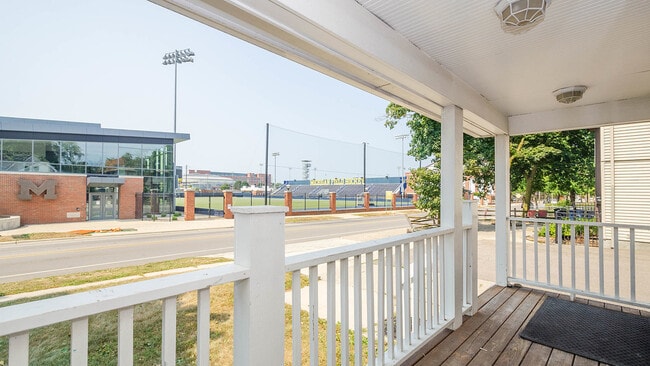 Photo - 1441 S State St